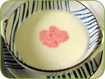 海老芋のポタージュ～県西部特産の海老芋がおしゃれなスープに変身！